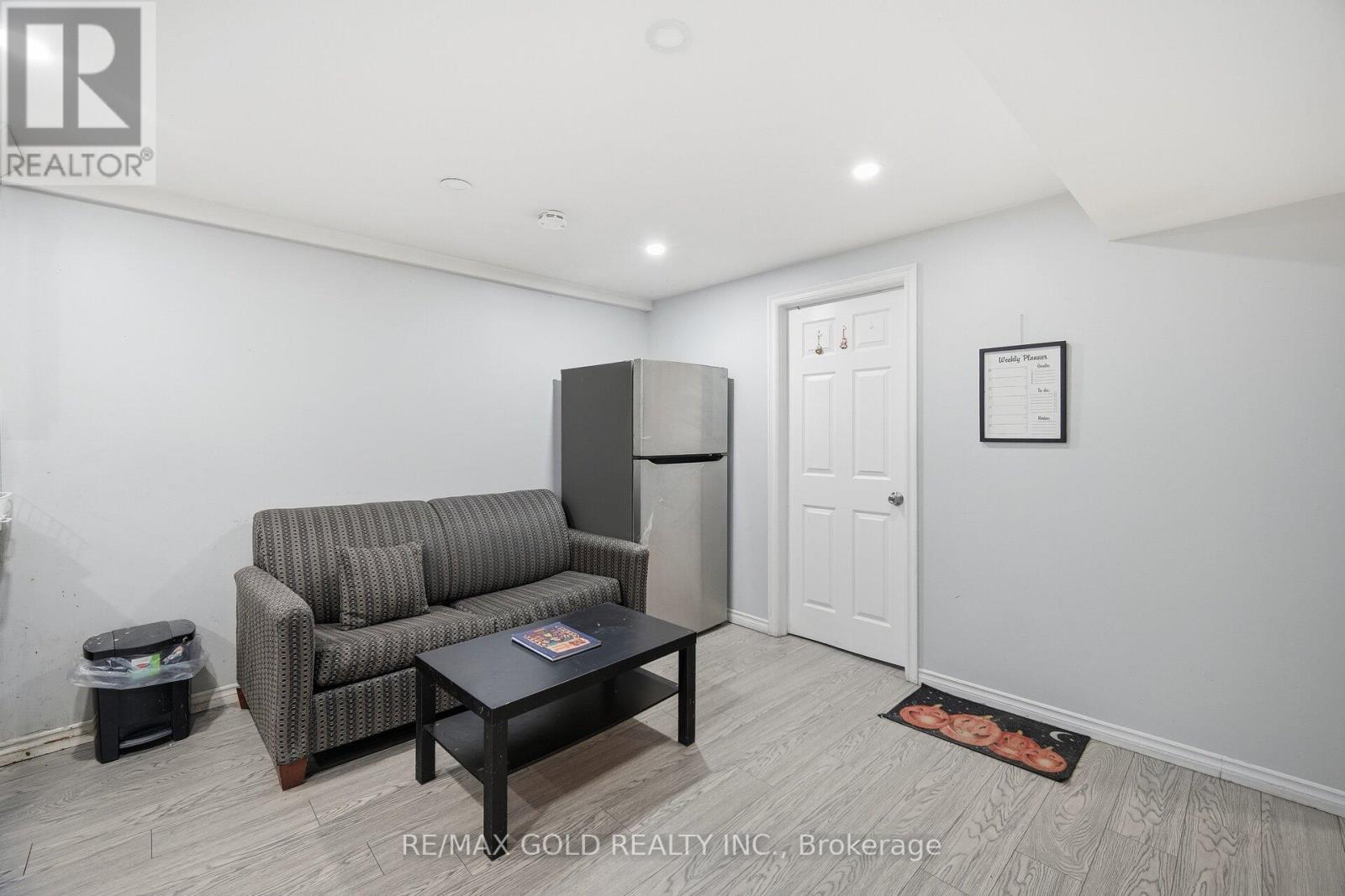 6 New London Court, Brampton, Ontario  L6Y 4E4 - Photo 45 - W12759922