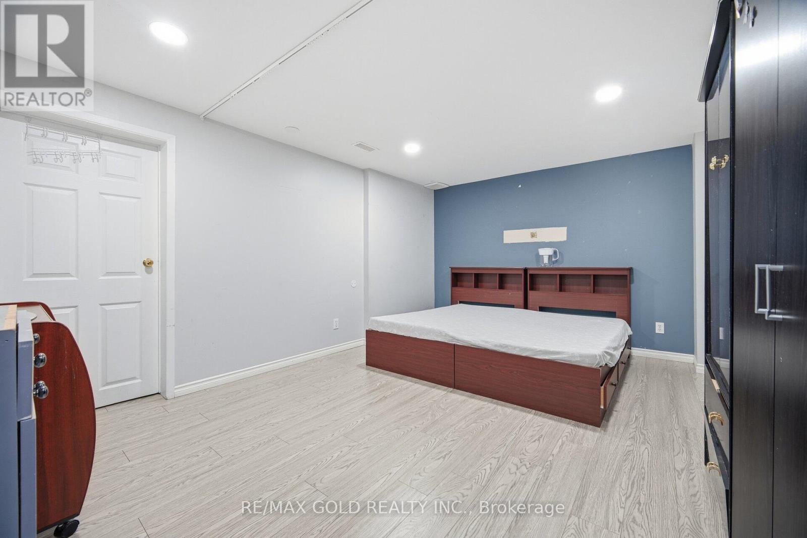 6 New London Court, Brampton, Ontario  L6Y 4E4 - Photo 47 - W12759922