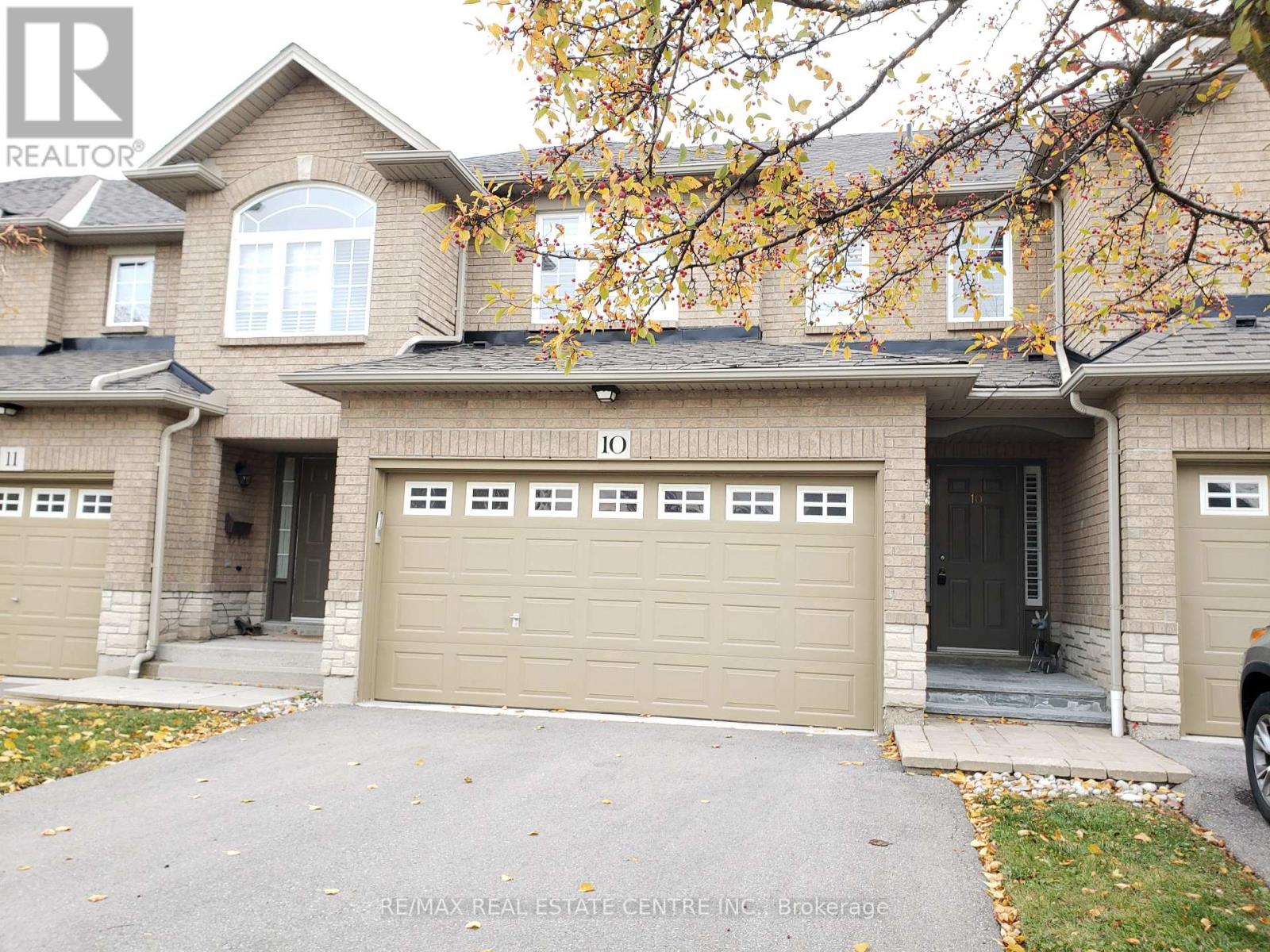 10 - 130 Robert Street, Milton, Ontario  L9T 6E3 - Photo 2 - W12759928