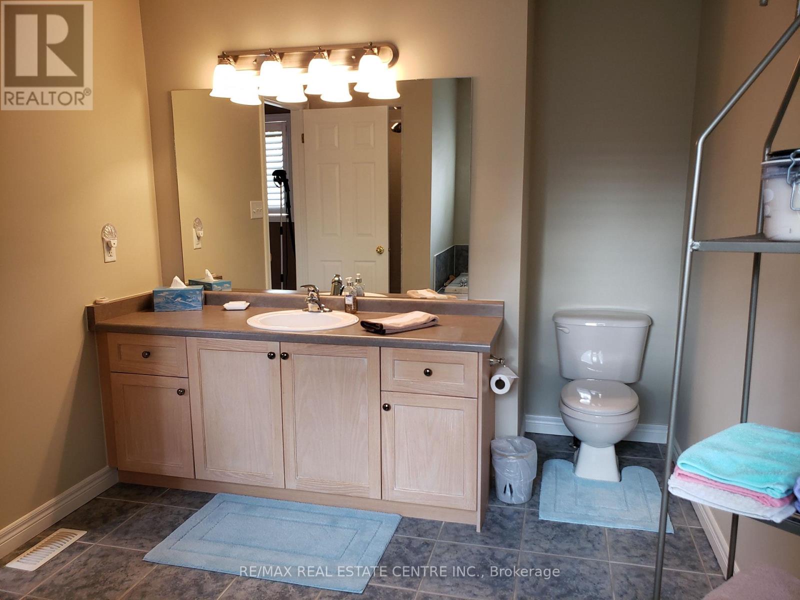 10 - 130 Robert Street, Milton, Ontario  L9T 6E3 - Photo 22 - W12759928