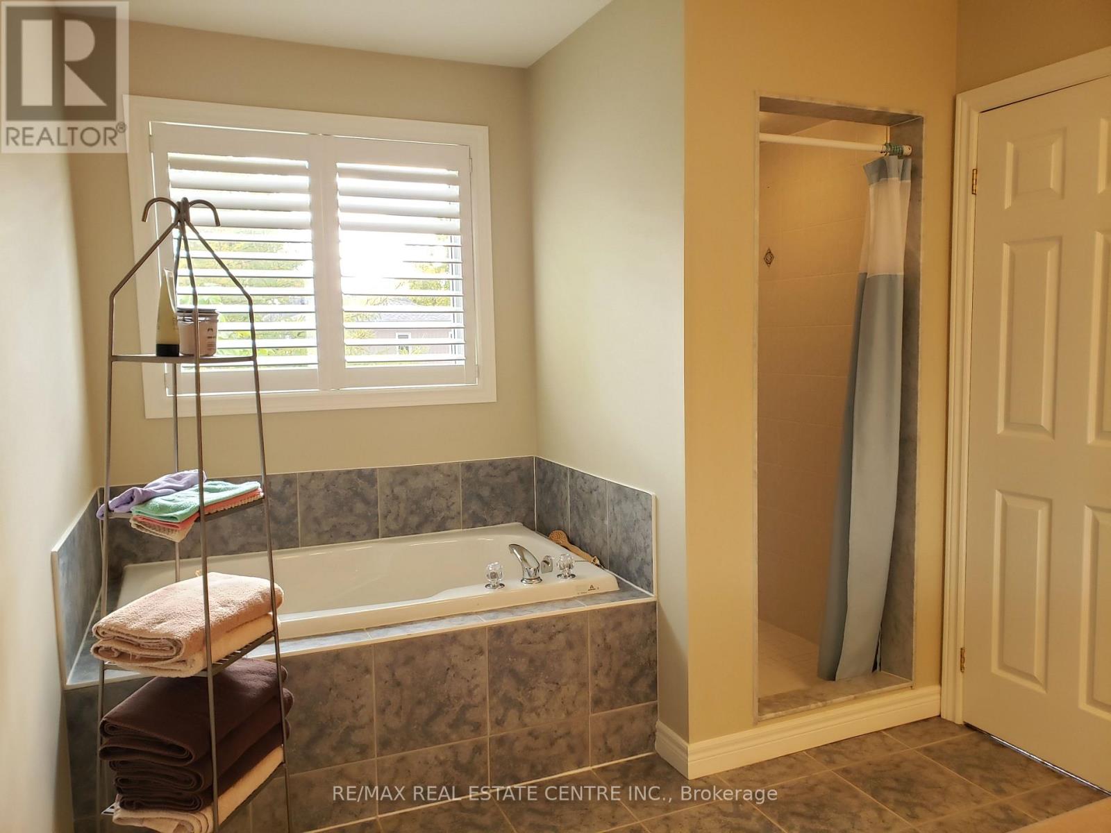 10 - 130 Robert Street, Milton, Ontario  L9T 6E3 - Photo 23 - W12759928