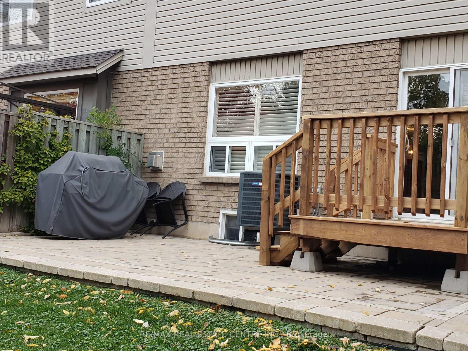 10 - 130 Robert Street, Milton, Ontario  L9T 6E3 - Photo 33 - W12759928