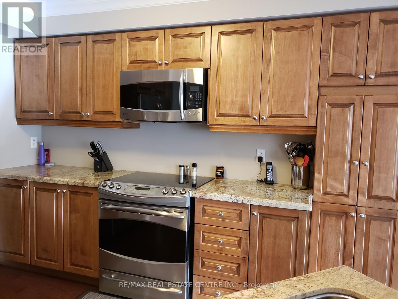 10 - 130 Robert Street, Milton, Ontario  L9T 6E3 - Photo 8 - W12759928