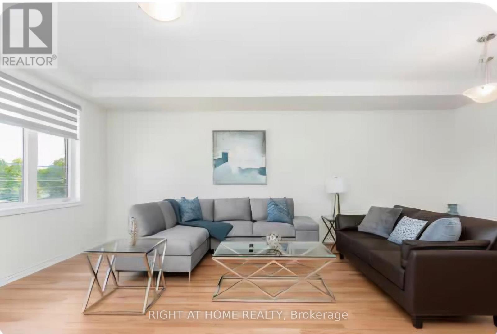 2078 Fairmont Common, Burlington, Ontario  L7P 0V8 - Photo 1 - W12759932