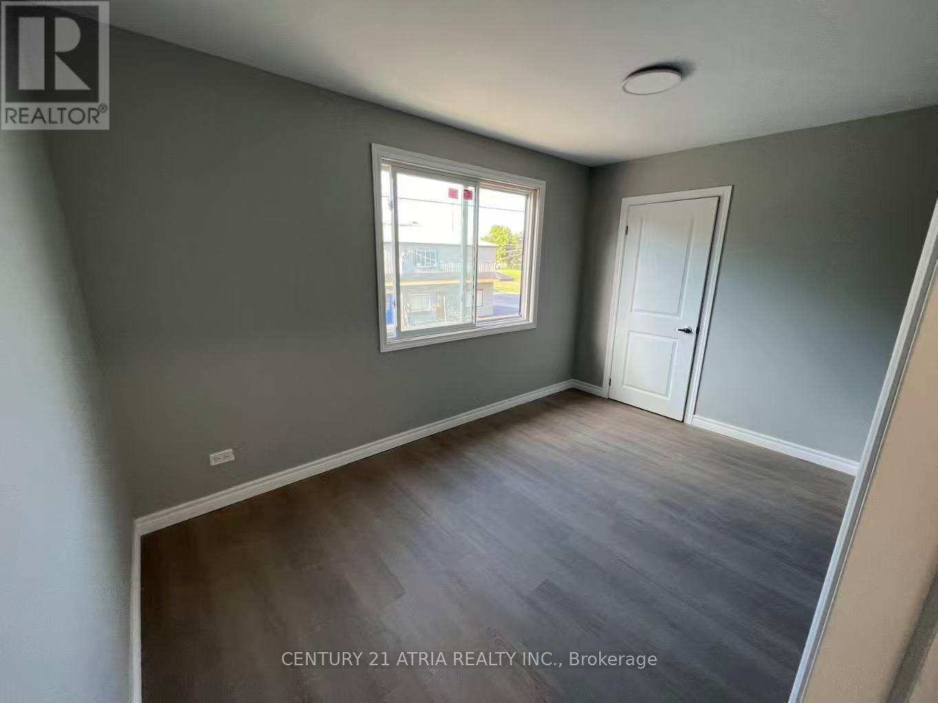 Upper - 757 Lock Street, Peterborough, Ontario  K9J 2Z3 - Photo 4 - X12759948