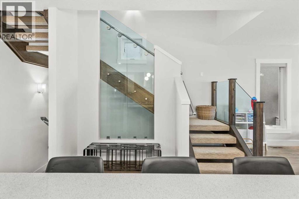 3018 30 Street Sw, Calgary, Alberta  T3E 2M6 - Photo 12 - A2281634