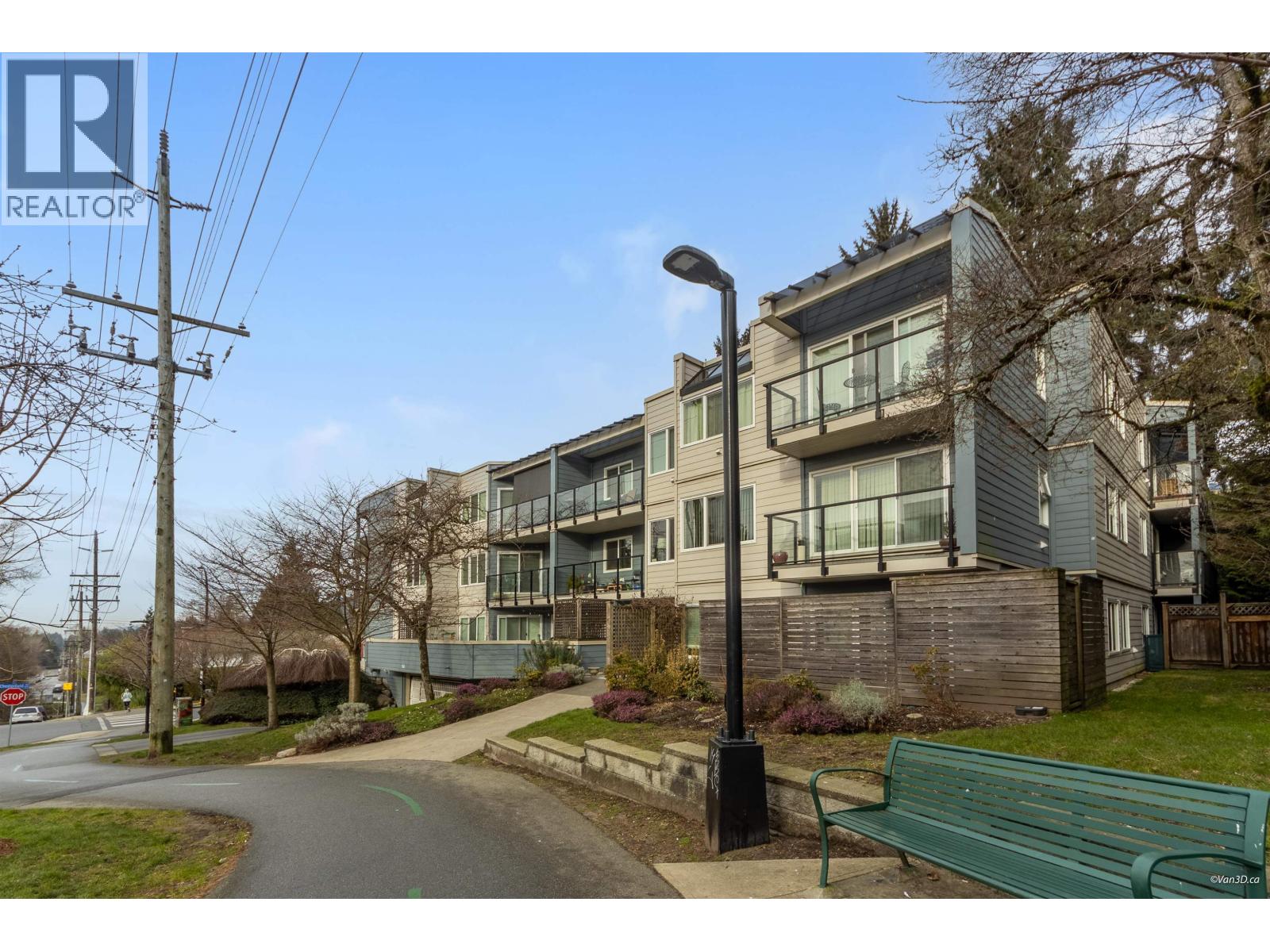 208 156 W 21st Street, North Vancouver, British Columbia  V7M 1Y9 - Photo 2 - R3086382