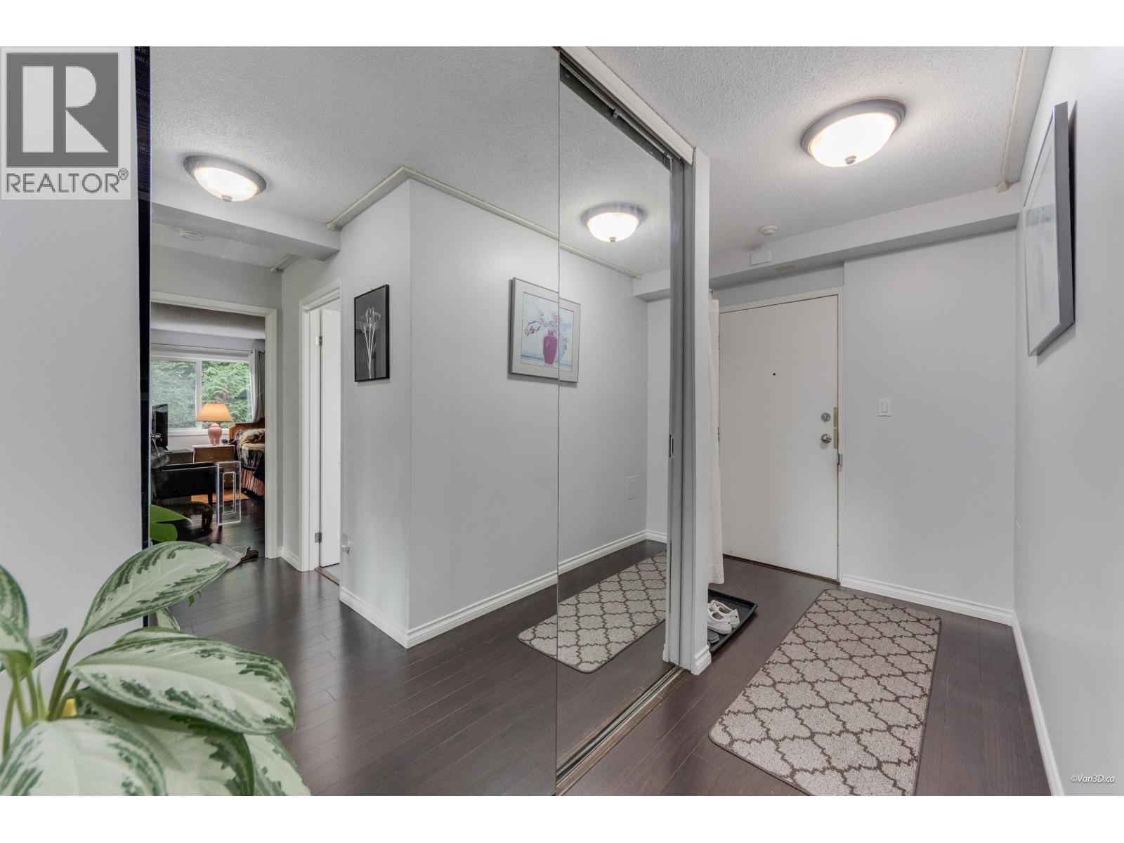 208 156 W 21st Street, North Vancouver, British Columbia  V7M 1Y9 - Photo 3 - R3086382