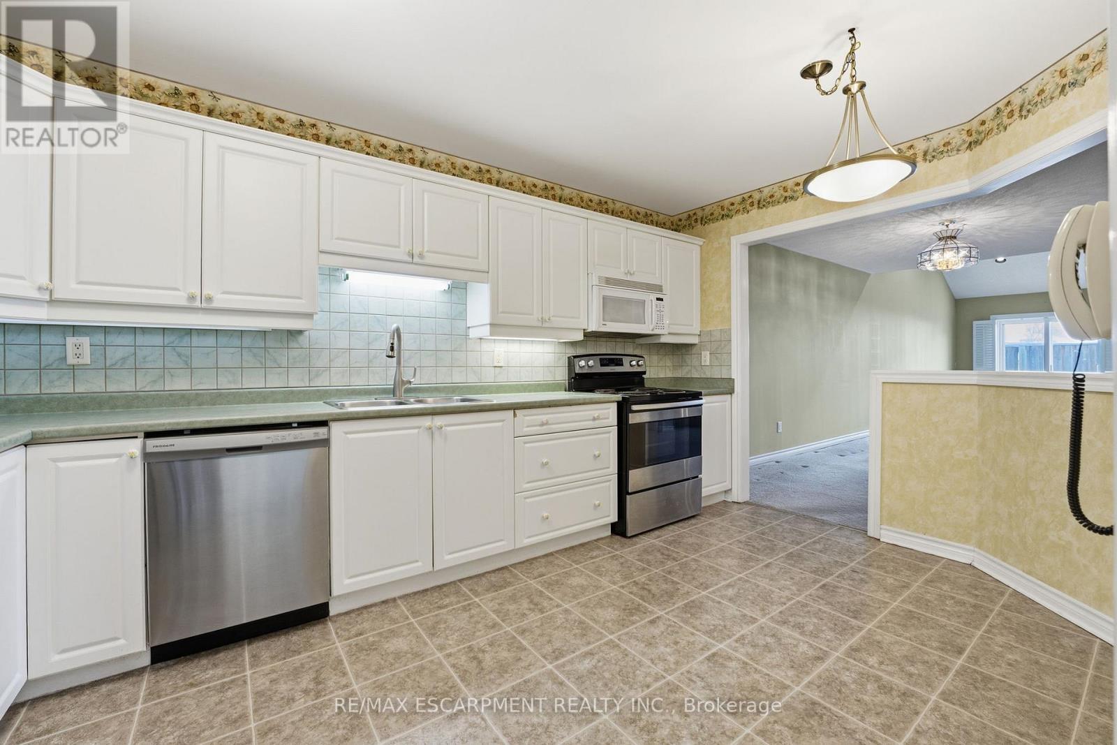 29 - 222 Fellowes Crescent, Hamilton, Ontario  L8B 0R1 - Photo 9 - X12750162