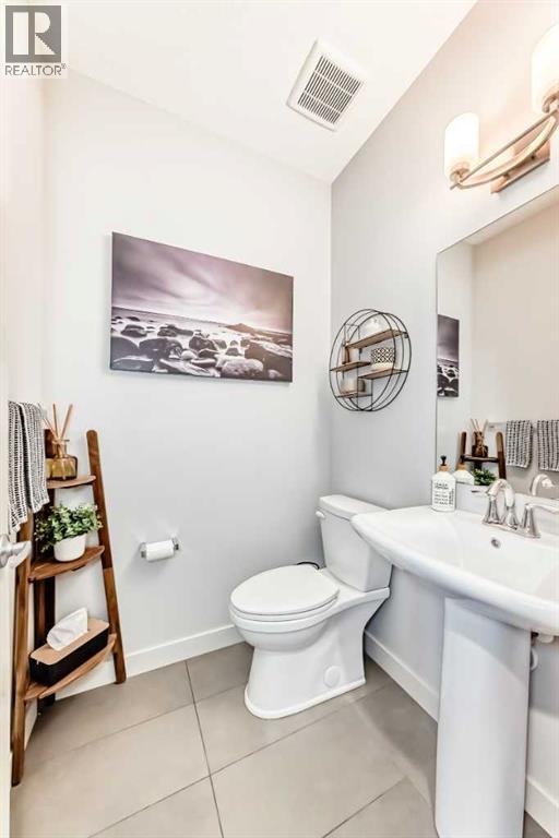 743 Shawnee Drive Sw, Calgary, Alberta  T2Y 1V6 - Photo 17 - A2280458