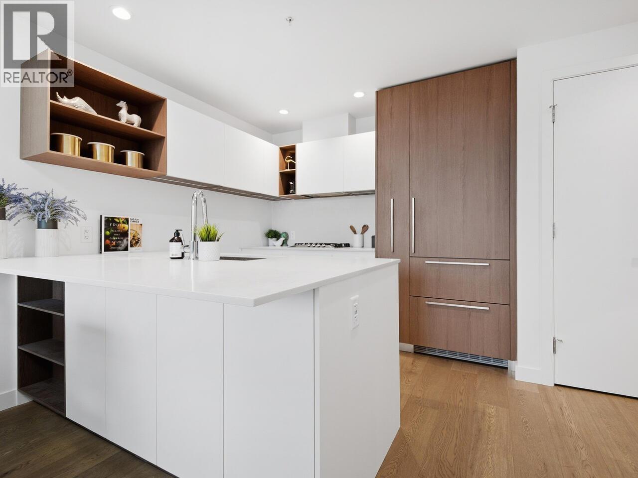 905 6000 MCKAY AVENUE, Burnaby, British Columbia