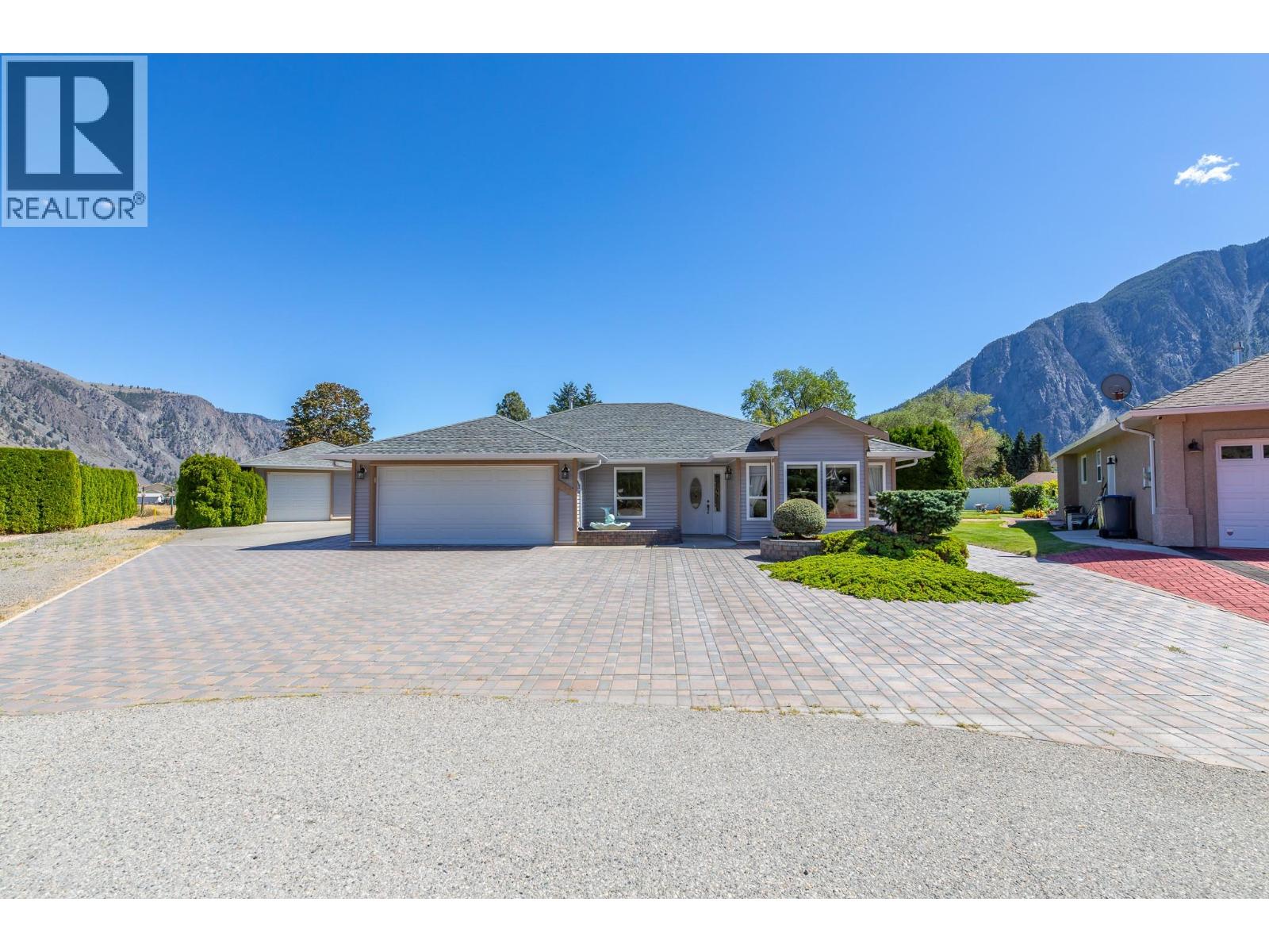 517 Vanderlinde Drive, Keremeos, British Columbia  V0X 1N2 - Photo 2 - 10374658