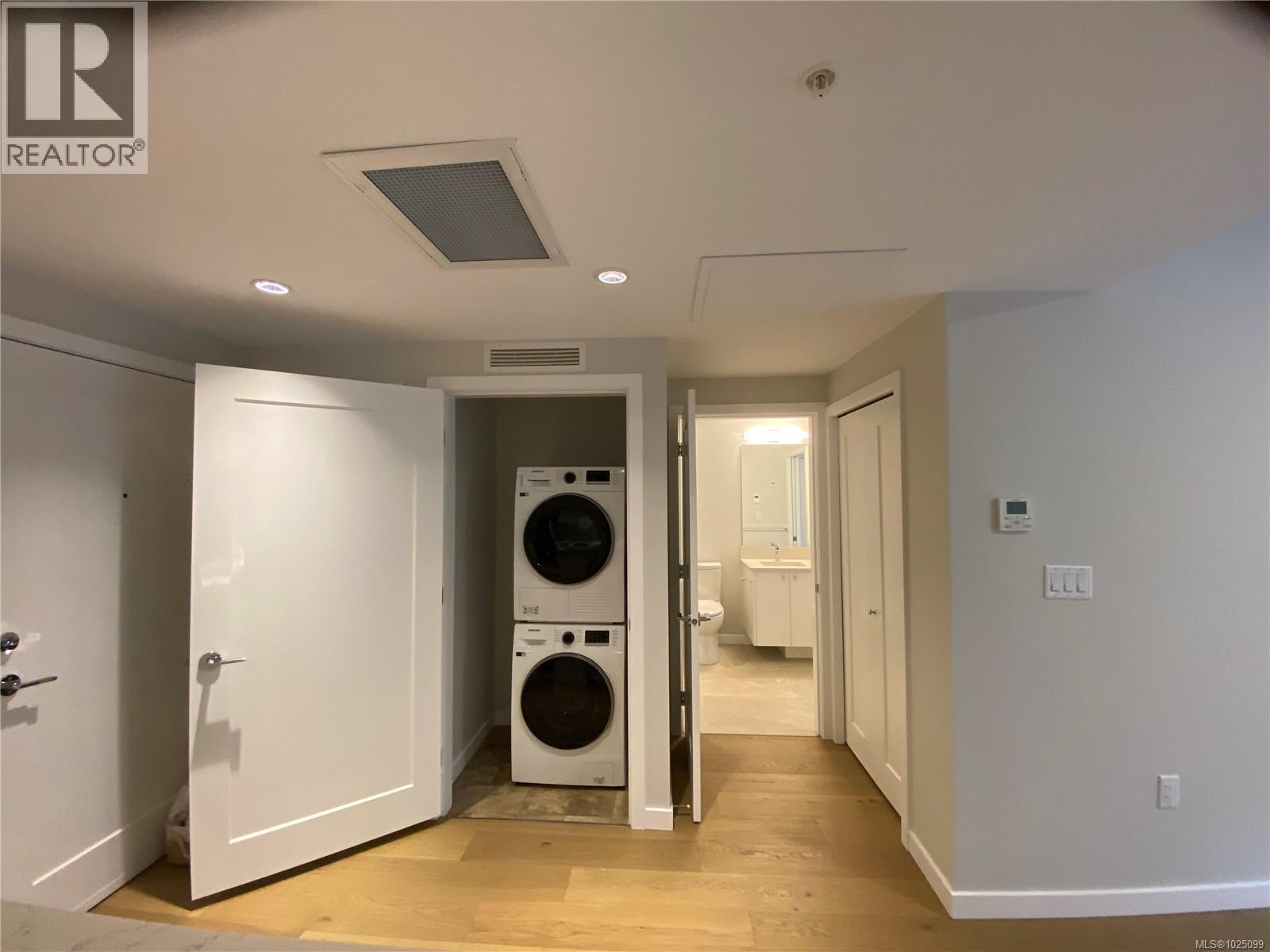 203 4030 Shelbourne St, Saanich, British Columbia  V8N 3E4 - Photo 23 - 1025099