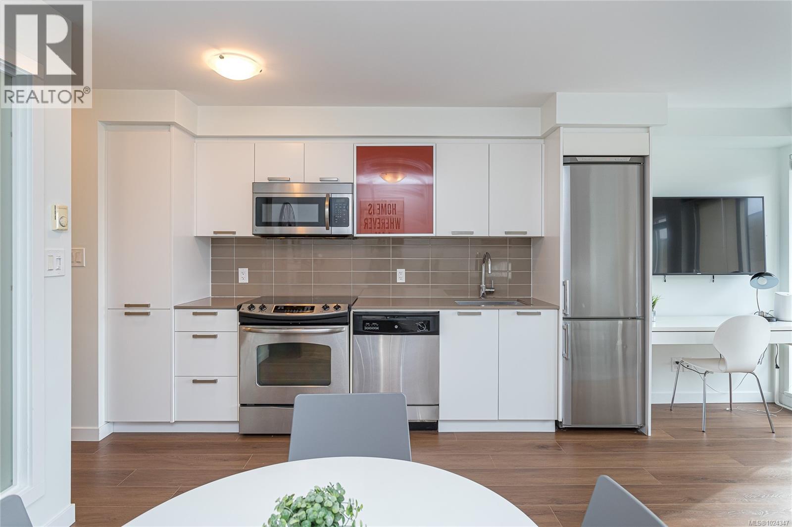 310 517 Fisgard St, Victoria, British Columbia  V8W 0C5 - Photo 15 - 1024347