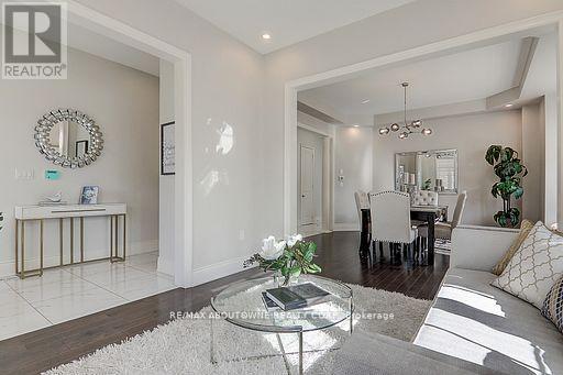 459 Threshing Mill Boulevard, Oakville, Ontario  L6H 0T3 - Photo 4 - W12759976