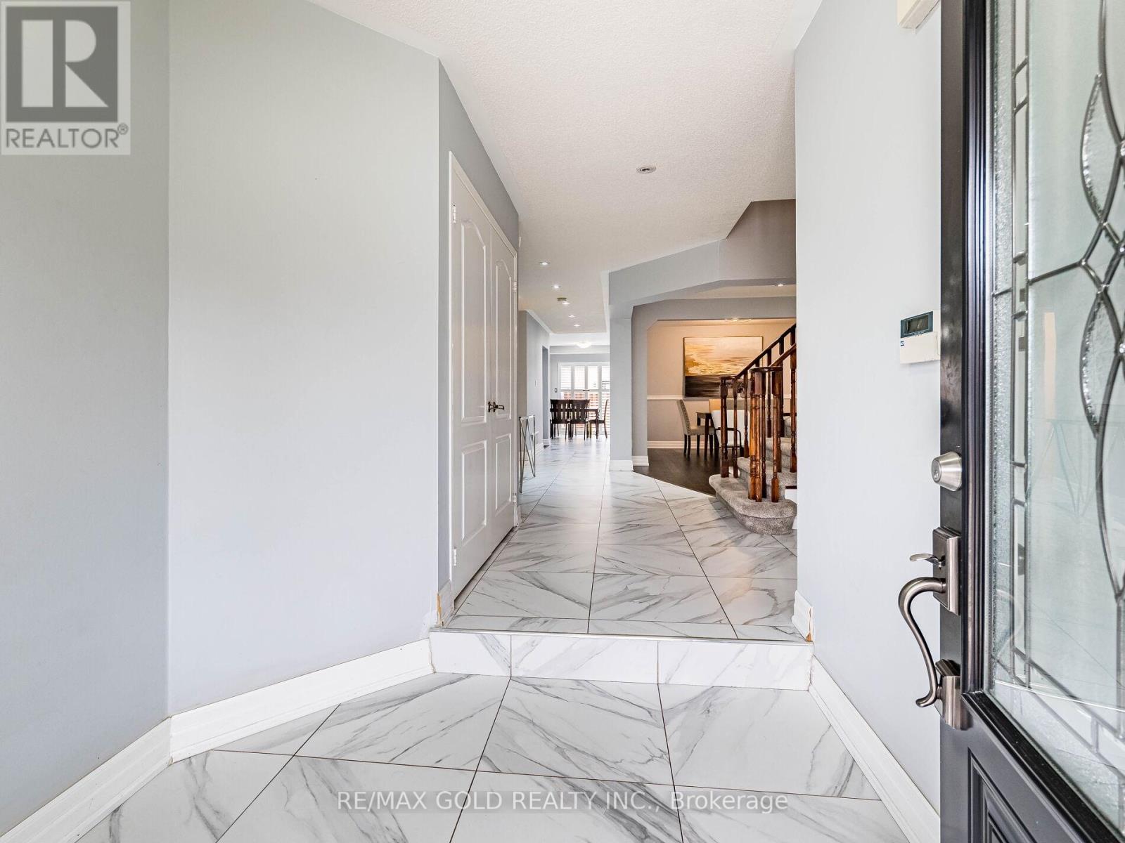 66 Hiberton Crescent, Brampton, Ontario  L7A 3C9 - Photo 3 - W12759996