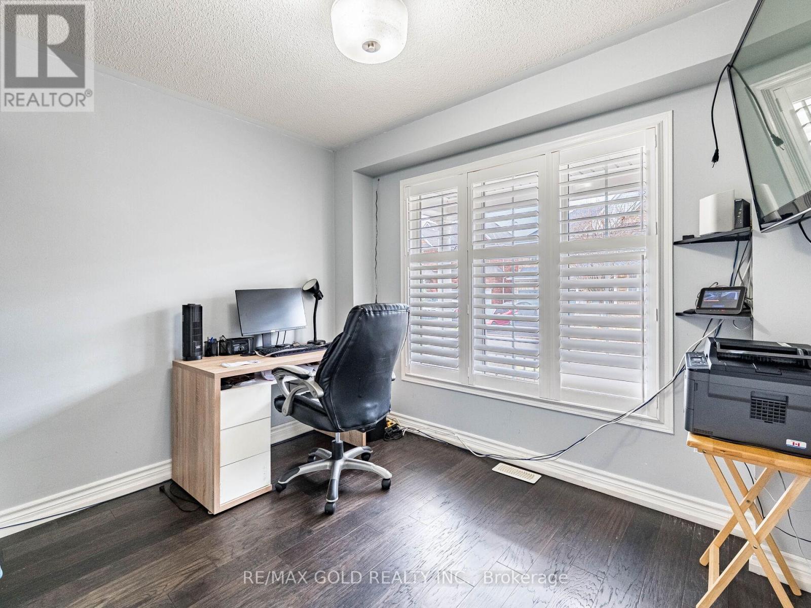 66 Hiberton Crescent, Brampton, Ontario  L7A 3C9 - Photo 4 - W12759996