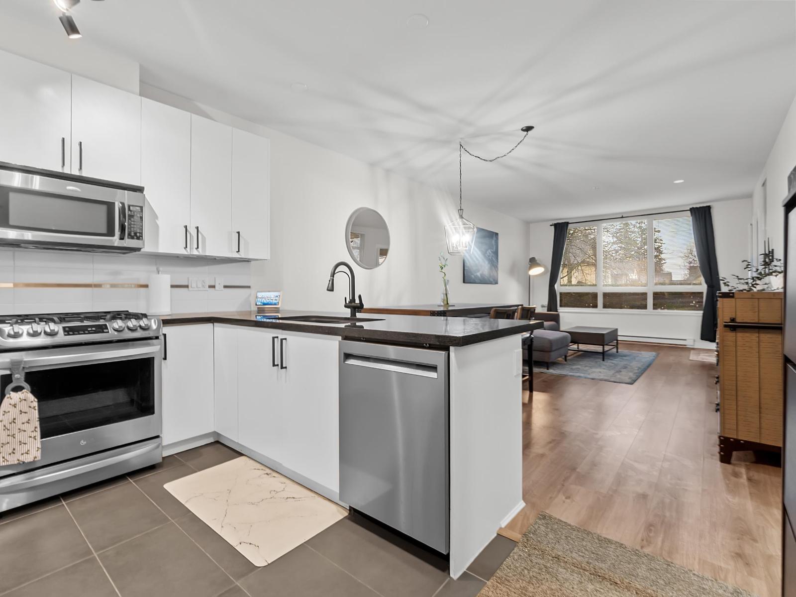 108 15918 26 Avenue, Surrey, British Columbia  V3Z 5K3 - Photo 5 - R3085446