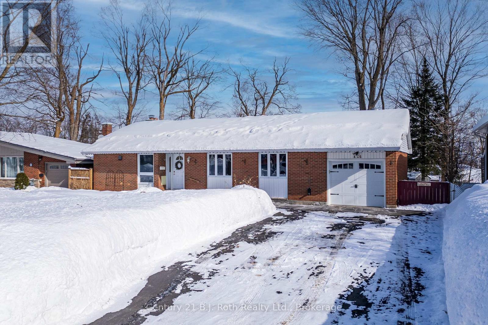 426 Highland Avenue, Orillia, Ontario  L3V 4E7 - Photo 2 - S12760042