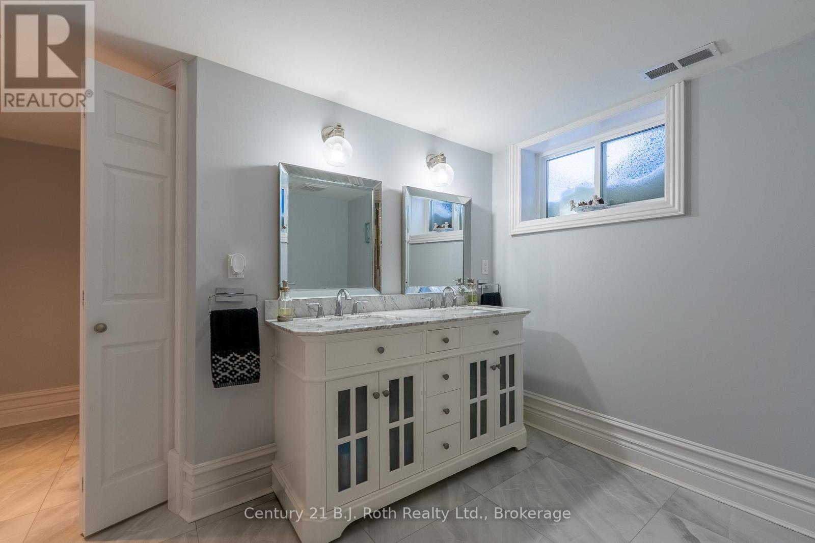 426 Highland Avenue, Orillia, Ontario  L3V 4E7 - Photo 47 - S12760042