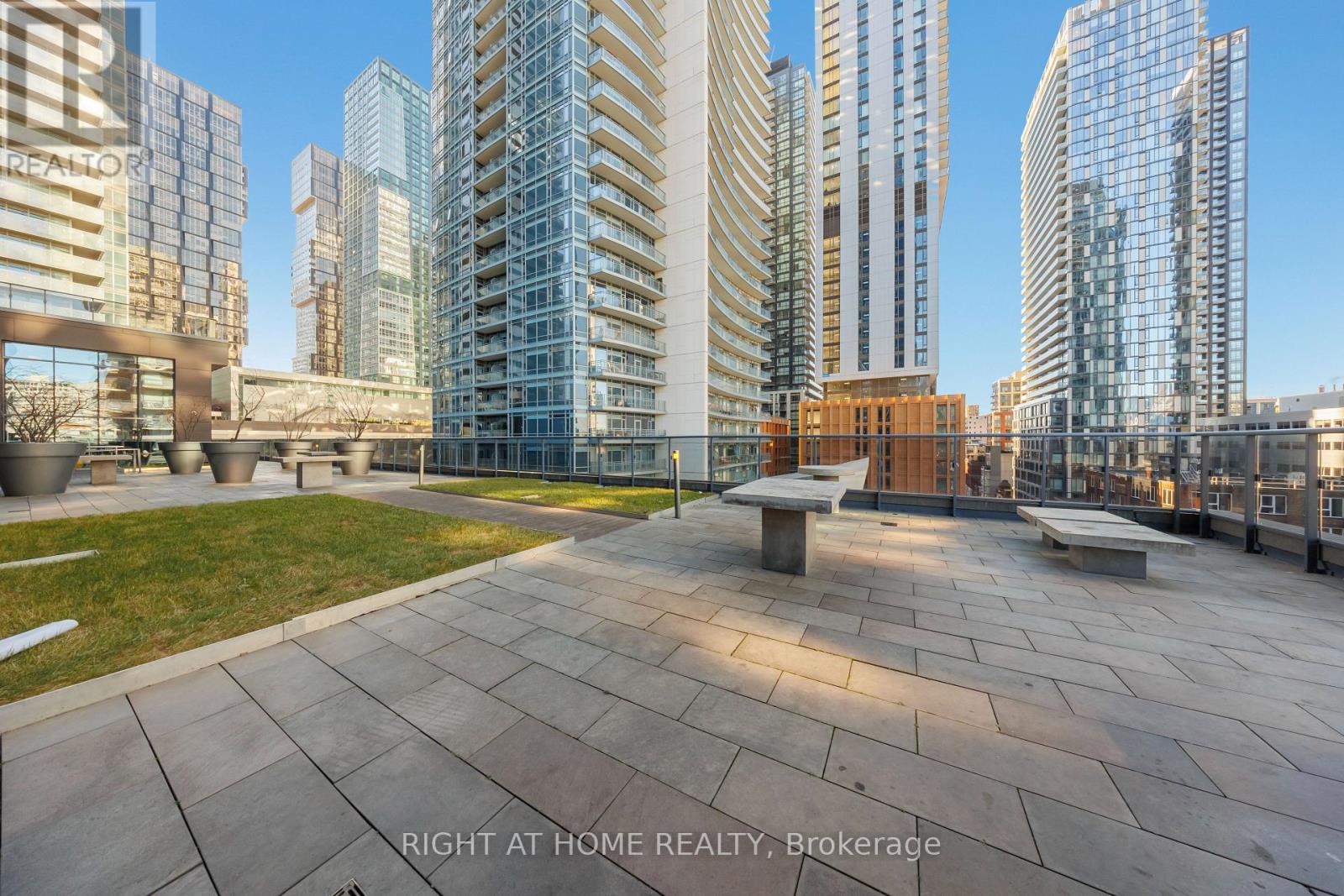 501 - 295 Adelaide Street W, Toronto, Ontario  M5V 0L4 - Photo 8 - C12760036