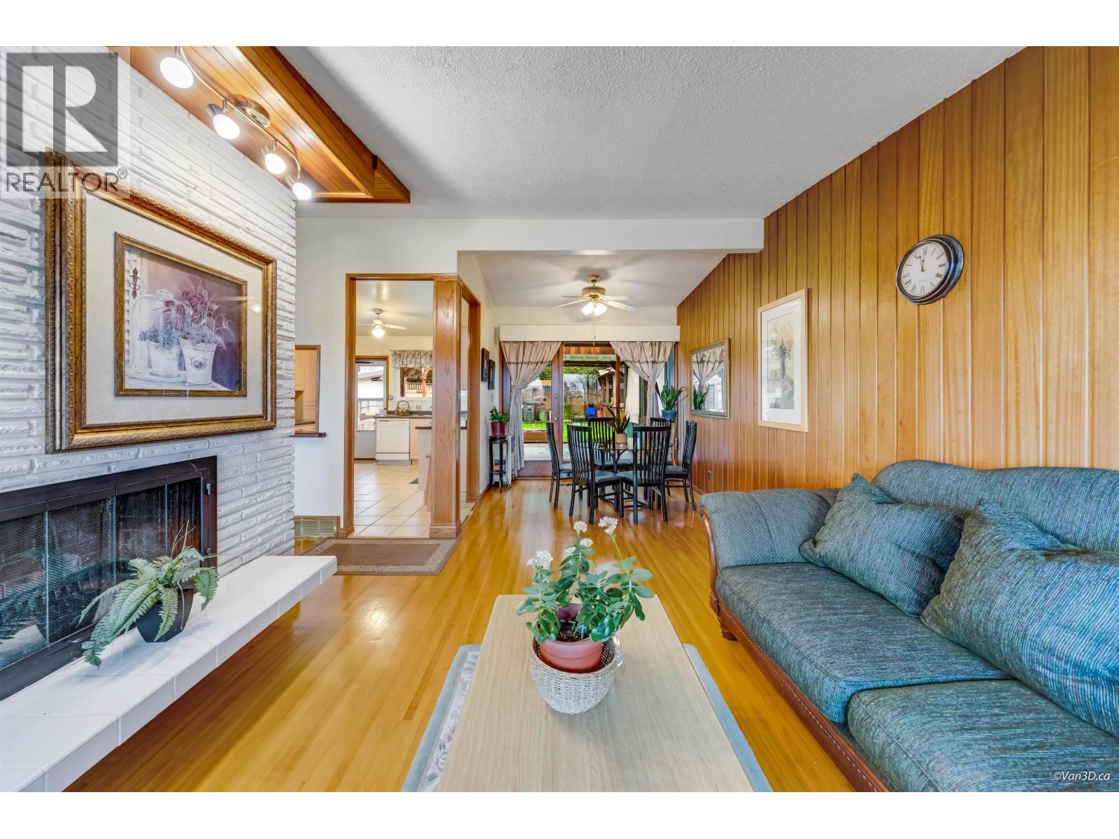 4646 Charlotte Court, Burnaby, British Columbia  V5G 2R8 - Photo 9 - R3086684