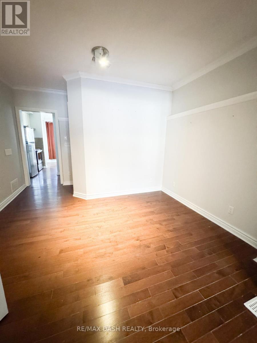 Main Fl - 1529 Queen Street E, Toronto, Ontario  M4L 1E5 - Photo 3 - E12760032