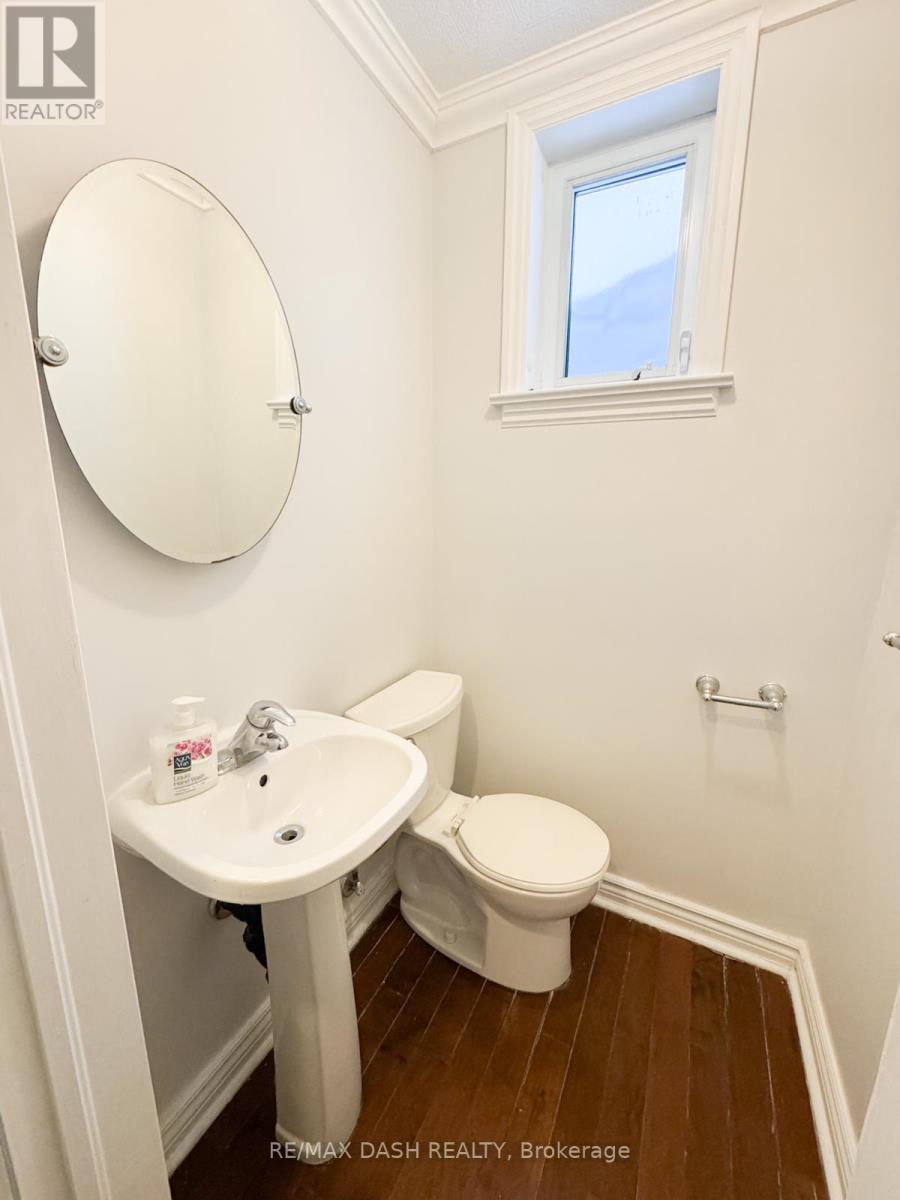 Main Fl - 1529 Queen Street E, Toronto, Ontario  M4L 1E5 - Photo 8 - E12760032