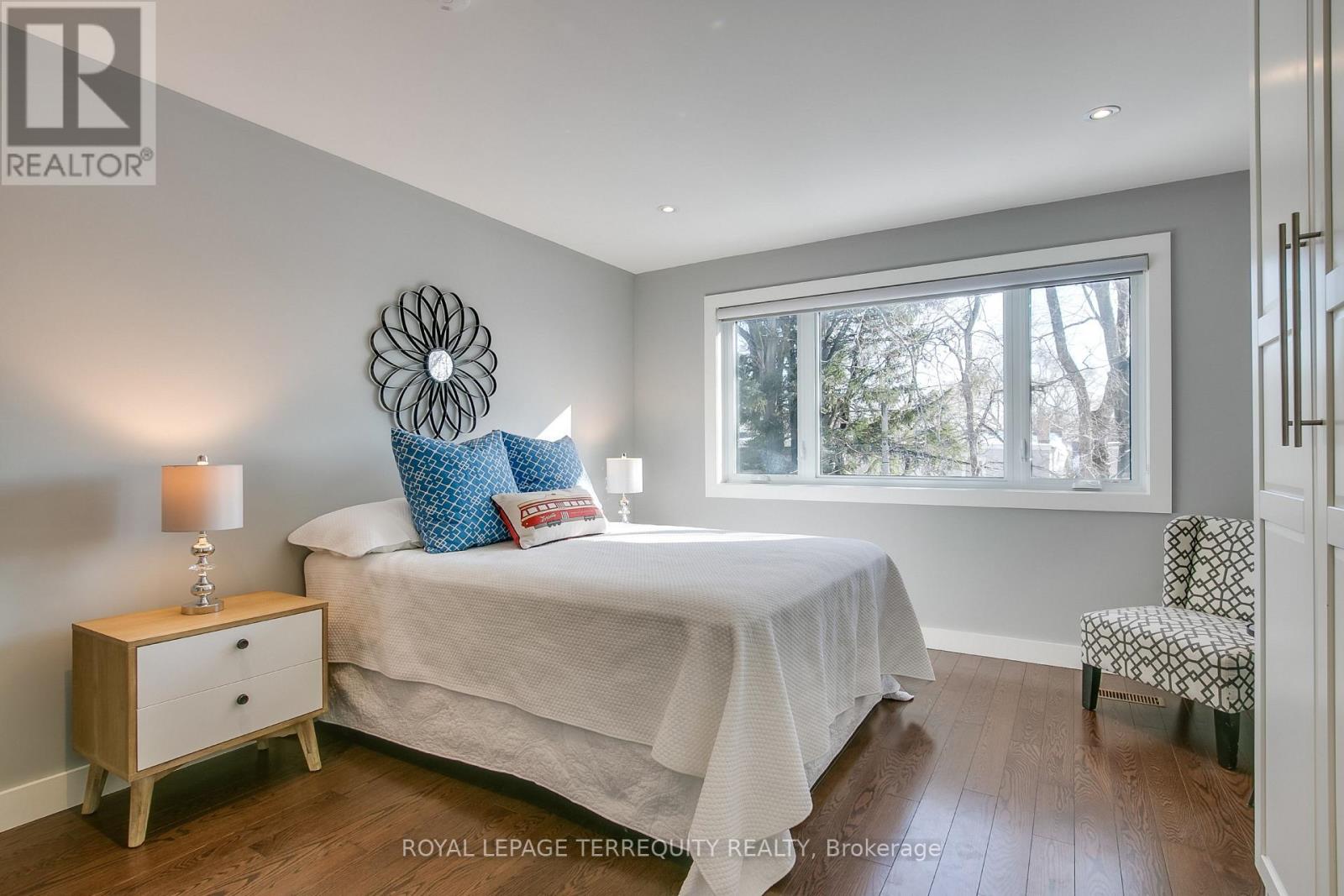 189 Queensdale Avenue, Toronto, Ontario  M4C 2B1 - Photo 6 - E12760056