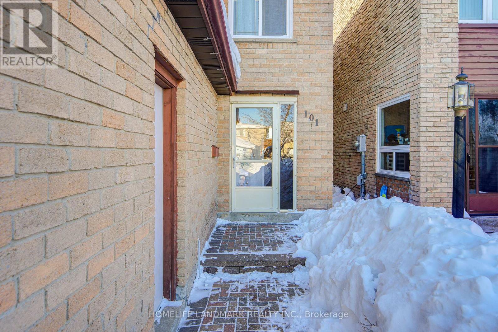 101 Upton Crescent, Markham, Ontario  L3R 3T3 - Photo 10 - N12760024