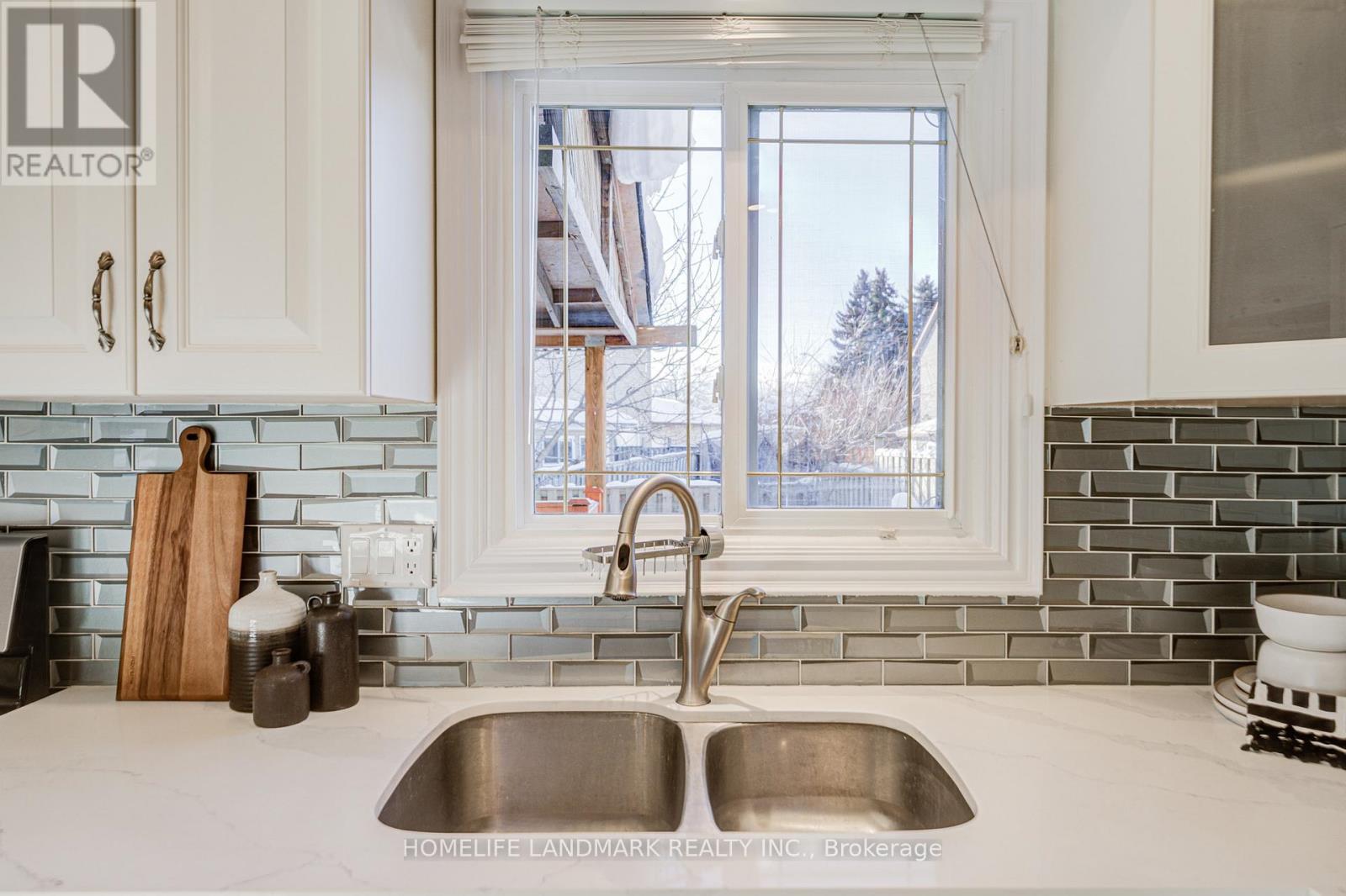 101 Upton Crescent, Markham, Ontario  L3R 3T3 - Photo 21 - N12760024