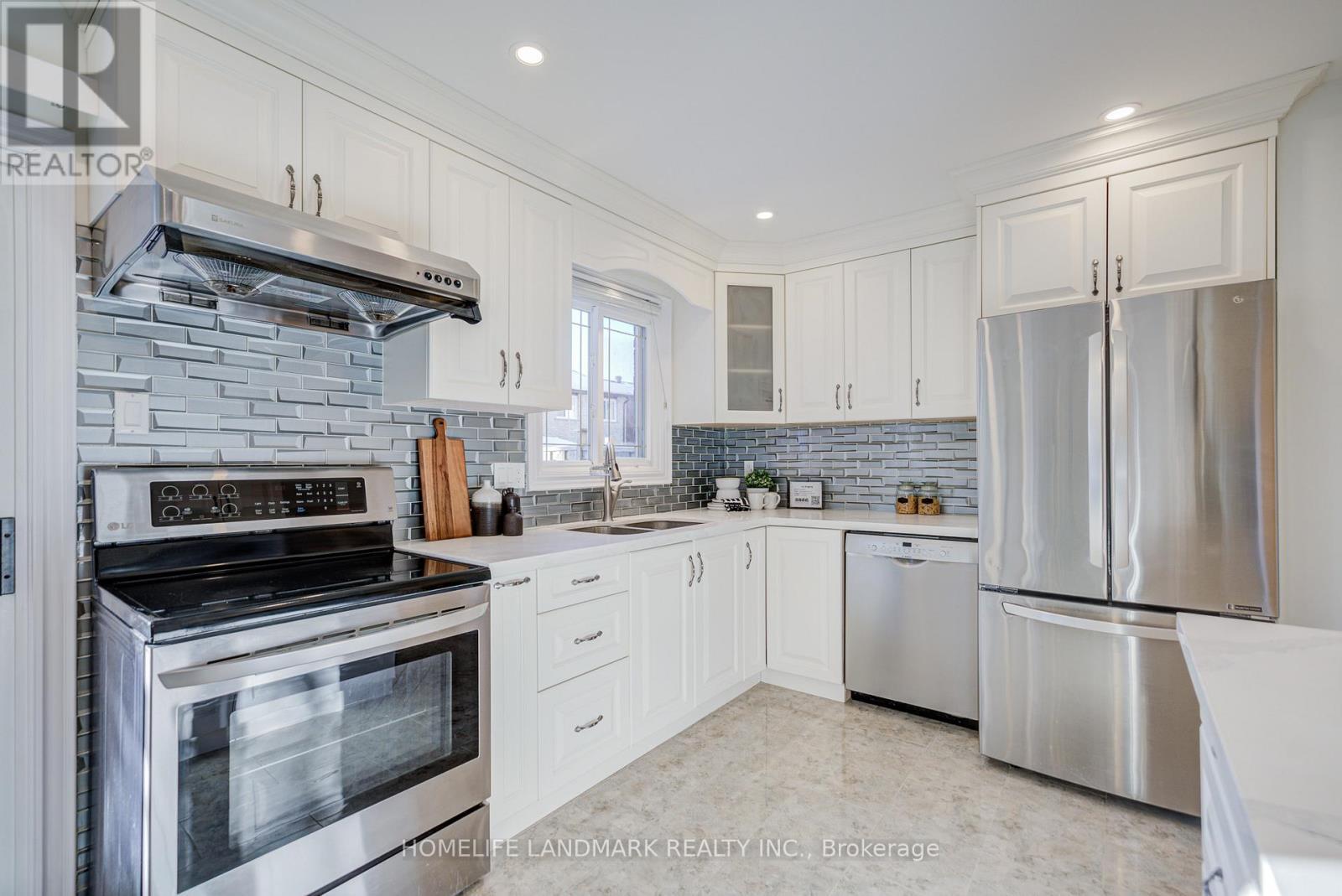 101 Upton Crescent, Markham, Ontario  L3R 3T3 - Photo 4 - N12760024