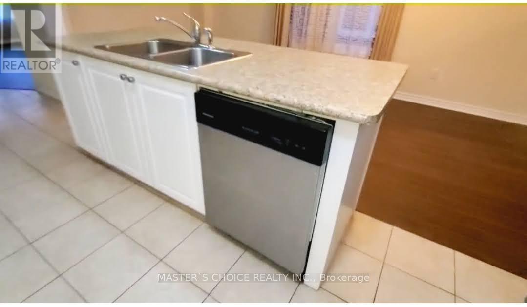 100 Rougeview Park Crescent, Markham, Ontario  L6E 0P9 - Photo 8 - N12760044