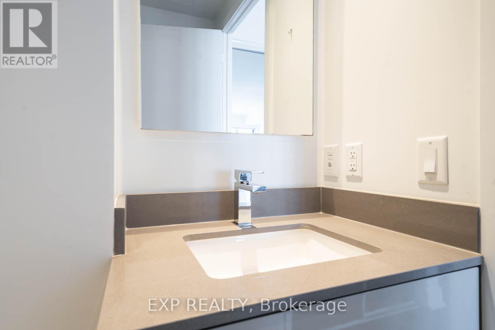 5206 - 7 Grenville Street E, Toronto, Ontario  M4Y 0E9 - Photo 10 - C12715758