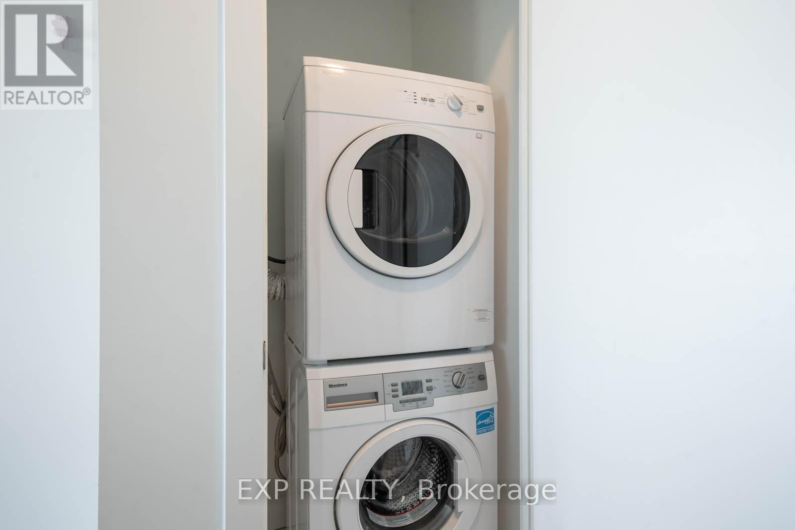 5206 - 7 Grenville Street E, Toronto, Ontario  M4Y 0E9 - Photo 3 - C12715758