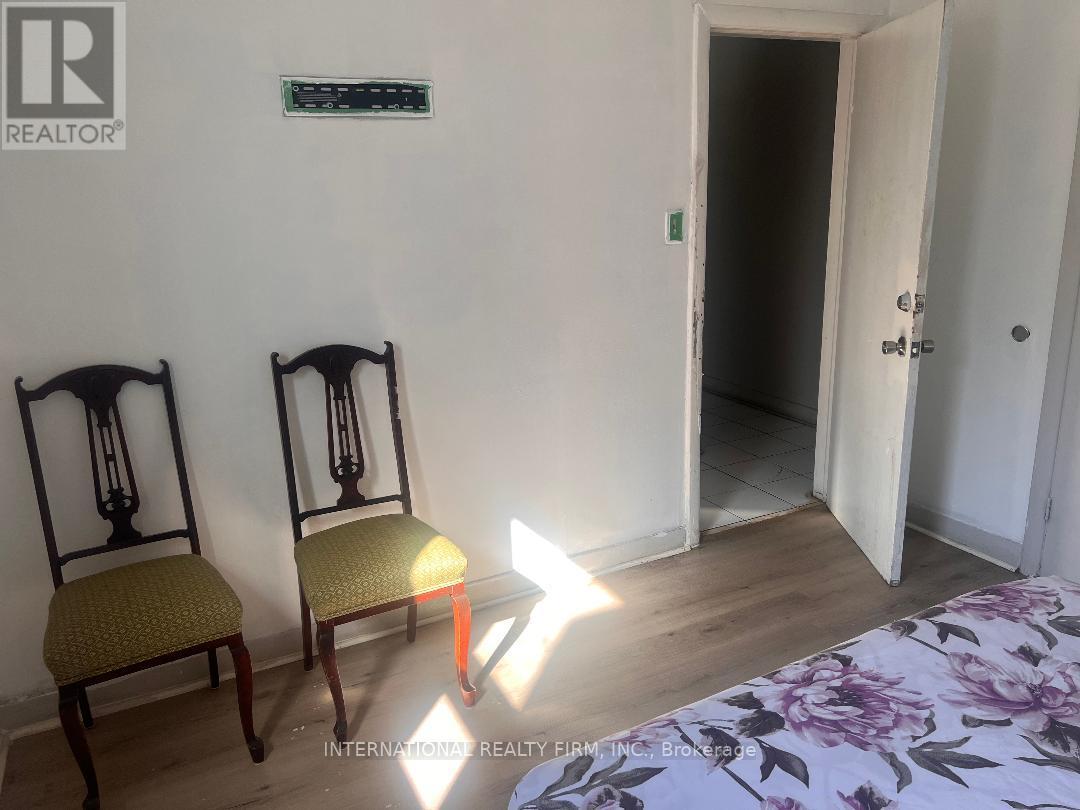 1a-B - 2034 Weston Road W, Toronto, Ontario  M9N 1X4 - Photo 4 - W12760022