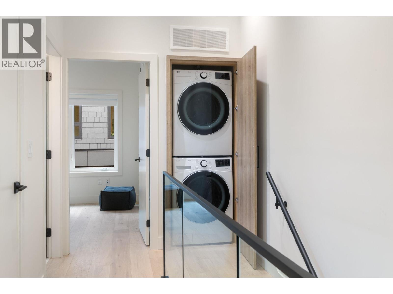 2 2539 Grant Street, Vancouver, British Columbia  V5K 3G6 - Photo 29 - R3086853