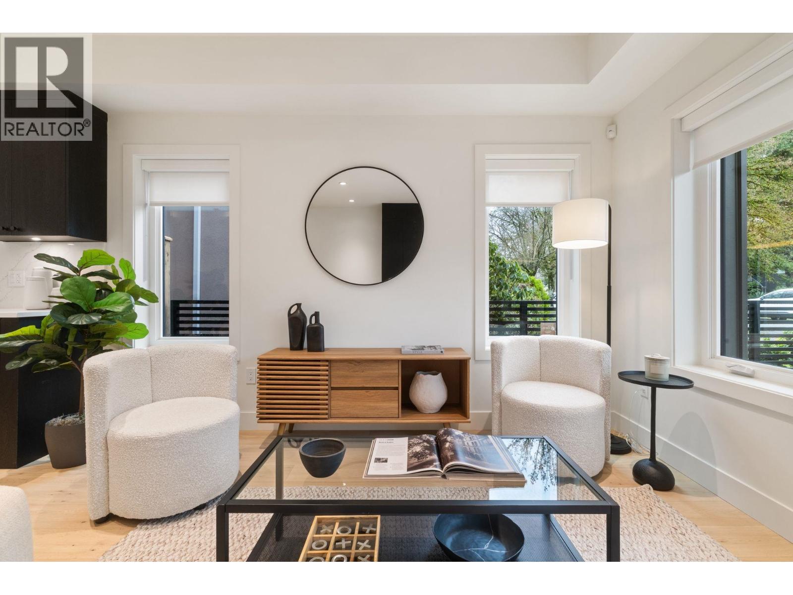 2 2541 Grant Street, Vancouver, British Columbia  V5K 3G6 - Photo 3 - R3086860