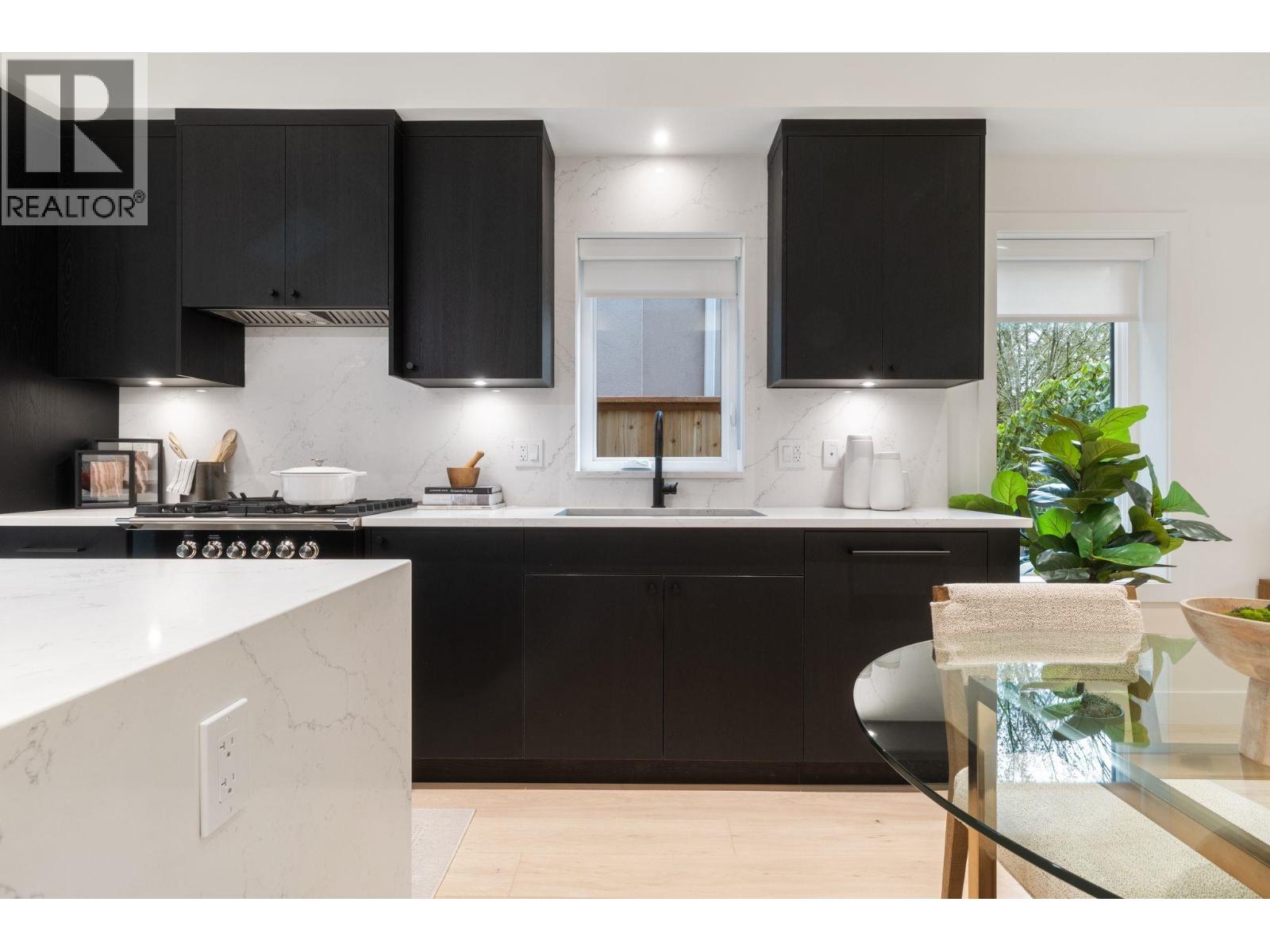 2 2541 Grant Street, Vancouver, British Columbia  V5K 3G6 - Photo 9 - R3086860