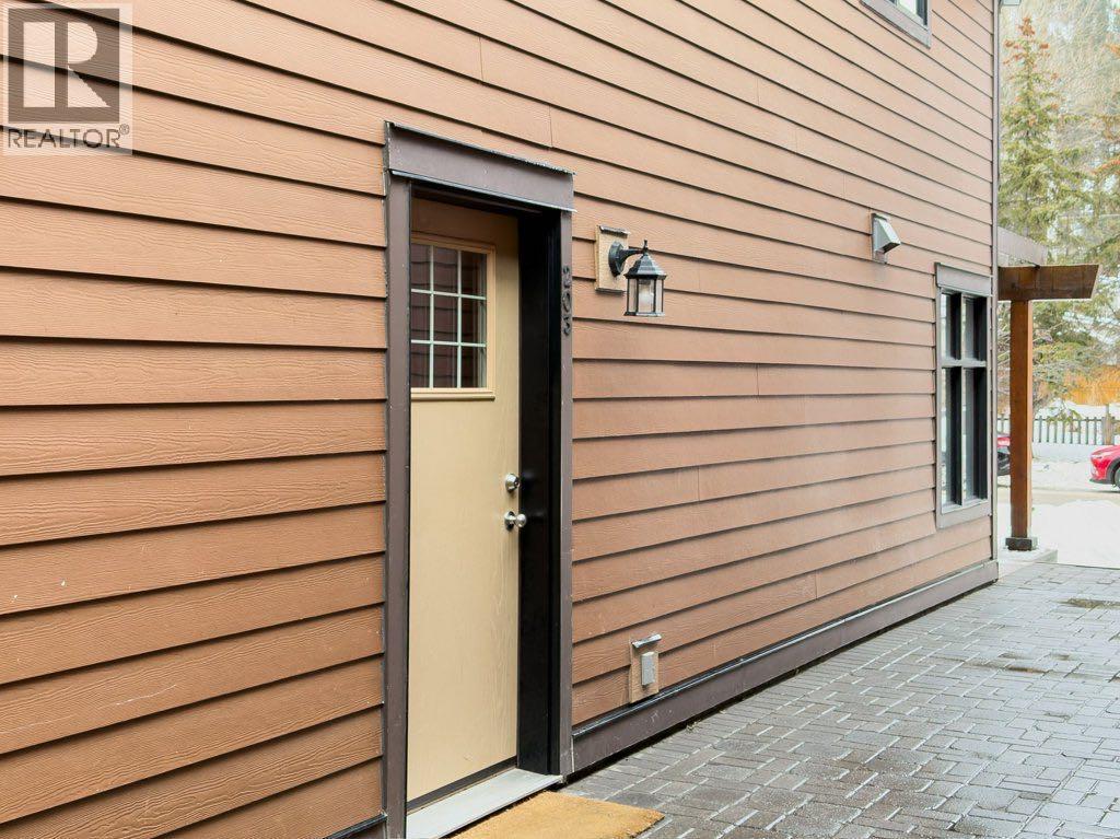 203, 201 Muskrat Street, Banff, Alberta  T1L 1H1 - Photo 2 - A2276771