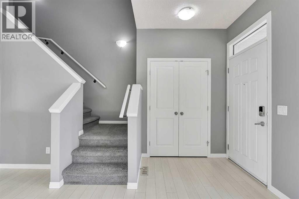 166 Marquis Heights Se, Calgary, Alberta  T3M 2A8 - Photo 6 - A2279389