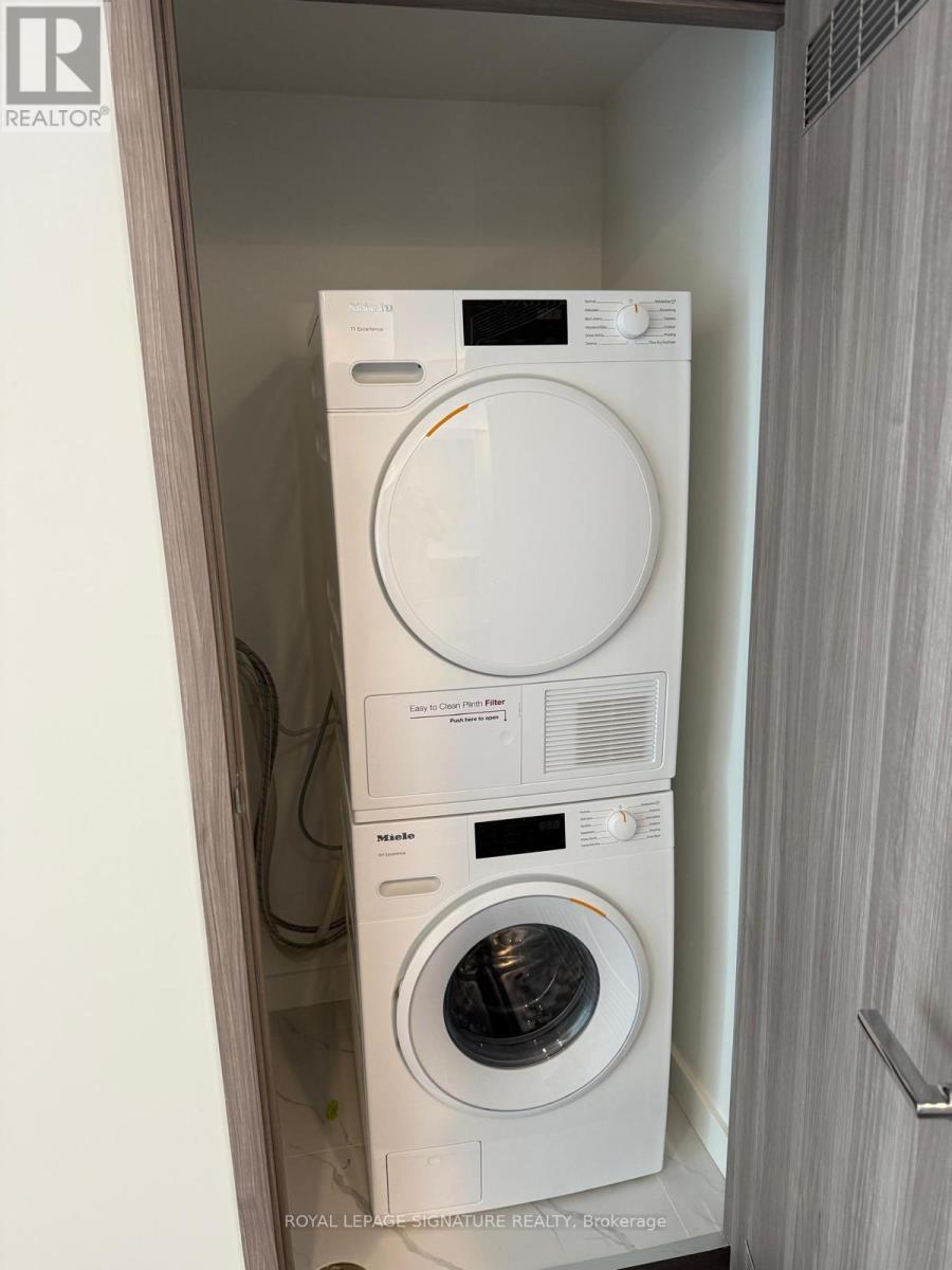 2309 - 3 Concord Cityplace Way, Toronto, Ontario  M5V 0X4 - Photo 13 - C12760112