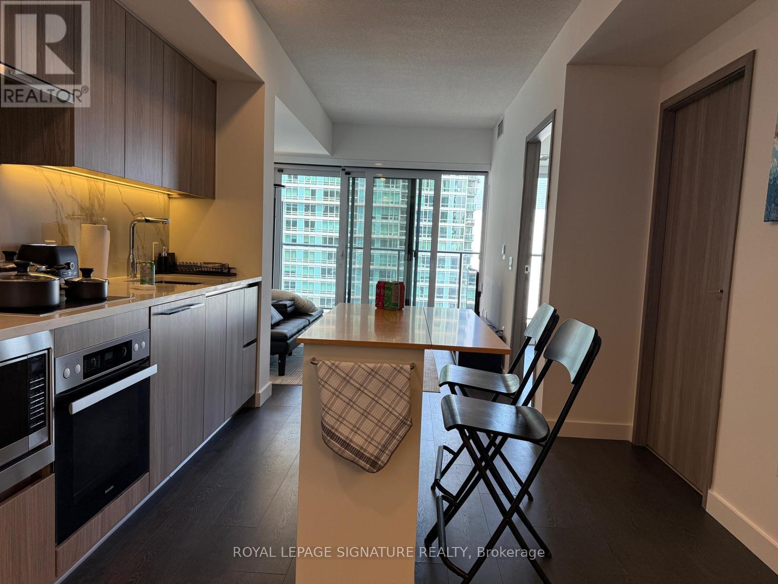 2309 - 3 Concord Cityplace Way, Toronto, Ontario  M5V 0X4 - Photo 5 - C12760112