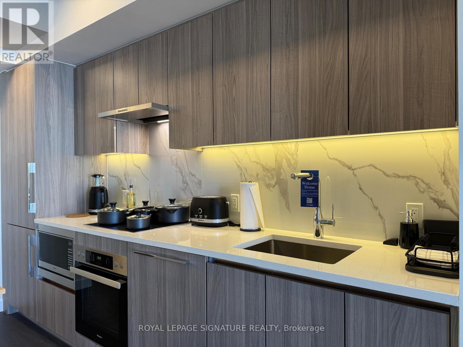 2309 - 3 Concord Cityplace Way, Toronto, Ontario  M5V 0X4 - Photo 6 - C12760112