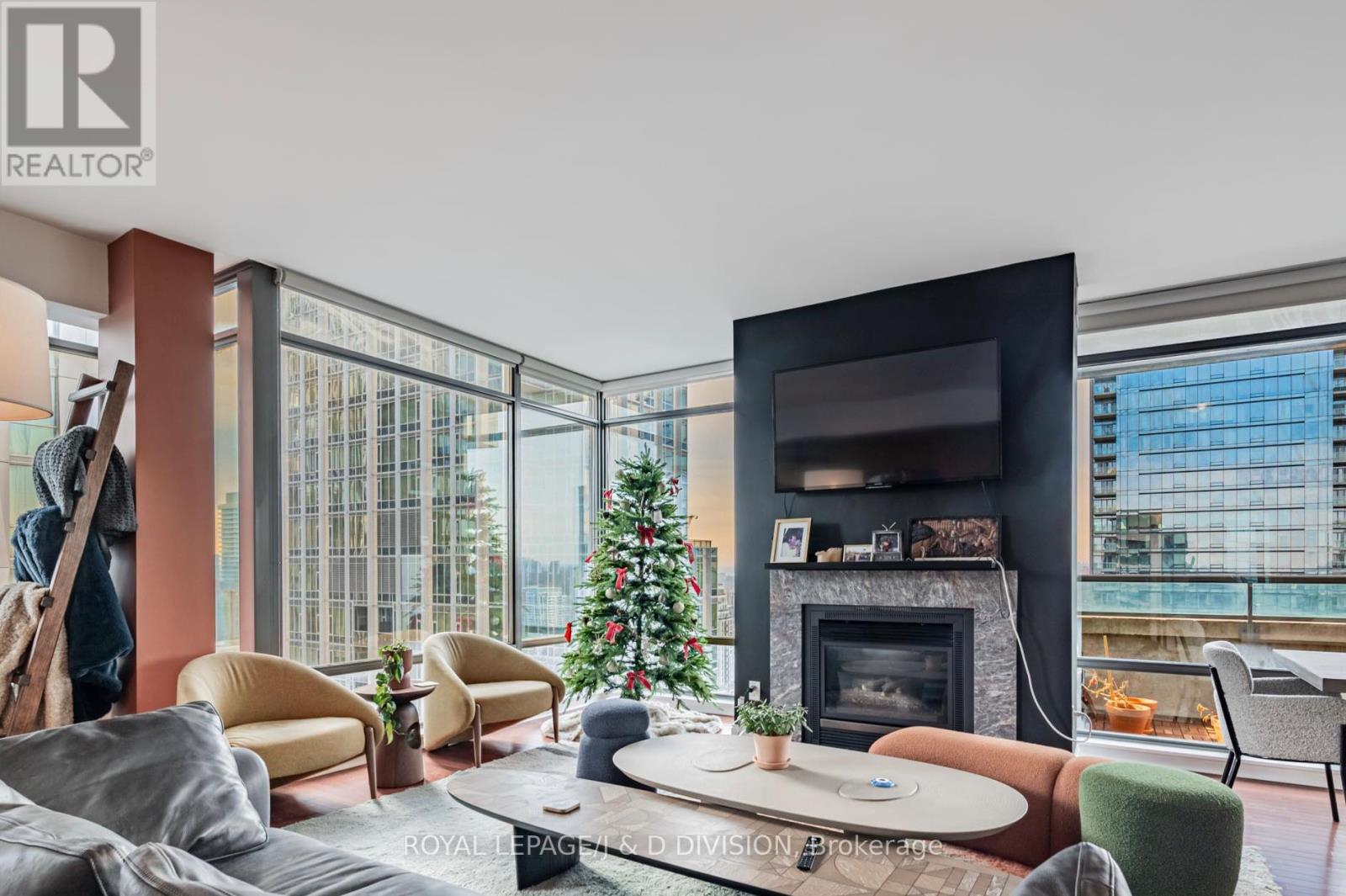 3402 - 18 Yorkville Avenue, Toronto, Ontario  M4W 3Y8 - Photo 3 - C12653438