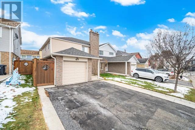 8 Nottawasaga Crescent, Brampton, Ontario  L6Z 1B9 - Photo 3 - W12760008
