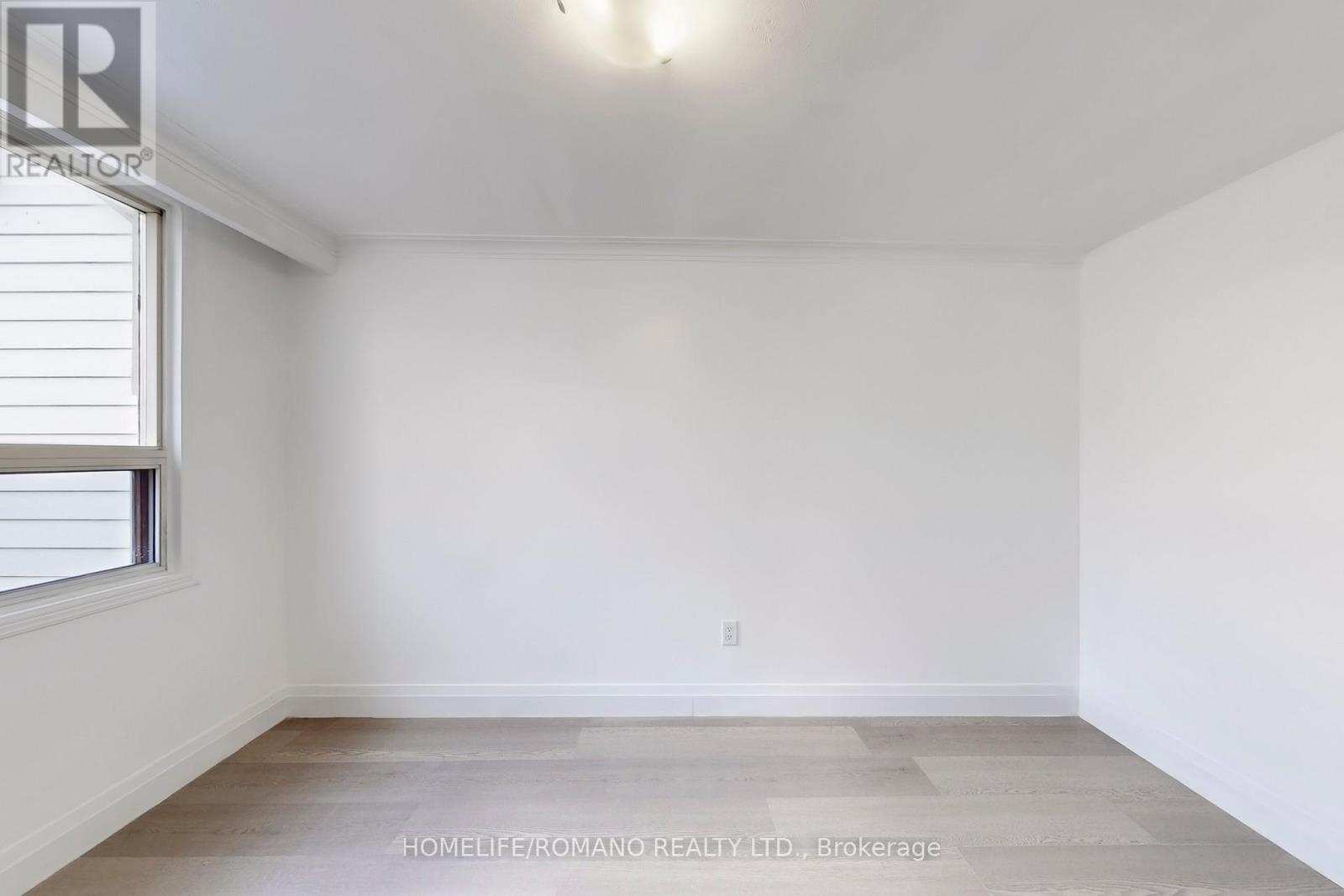 66 Mahoney Avenue, Toronto, Ontario  M6M 2H4 - Photo 19 - W12760086