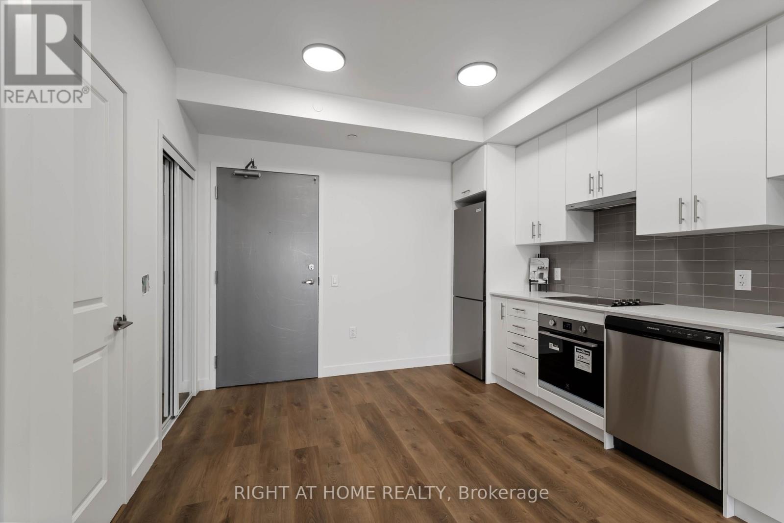 717 - 461 Green Road, Hamilton, Ontario  L8E 5B4 - Photo 4 - X12760106