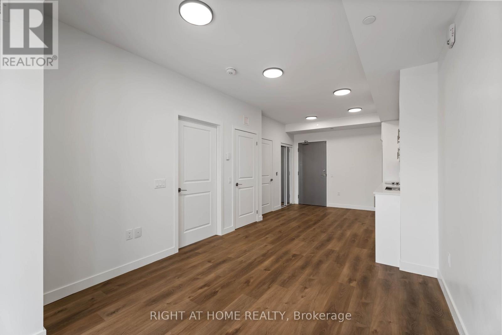 717 - 461 Green Road, Hamilton, Ontario  L8E 5B4 - Photo 7 - X12760106