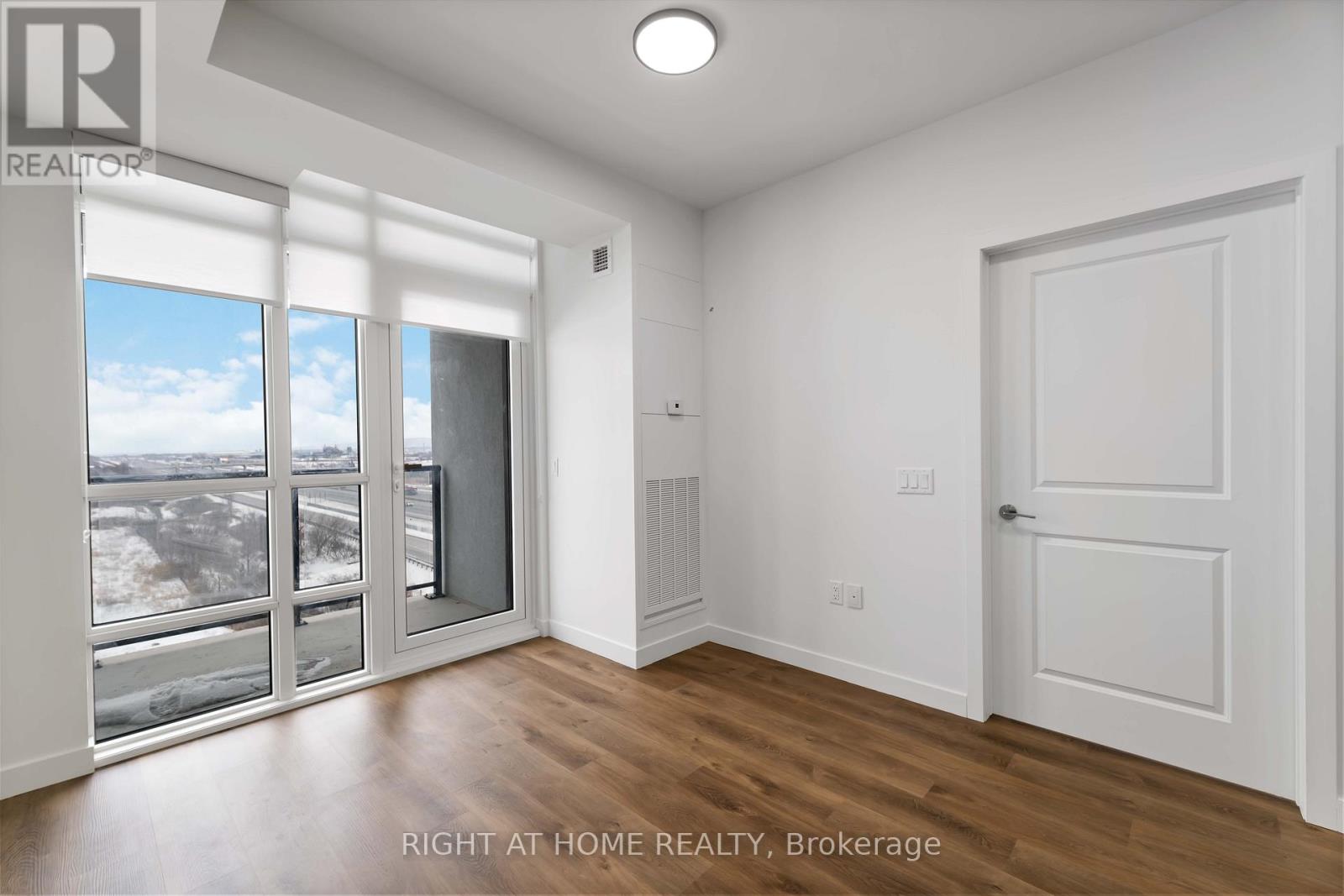 717 - 461 Green Road, Hamilton, Ontario  L8E 5B4 - Photo 8 - X12760106